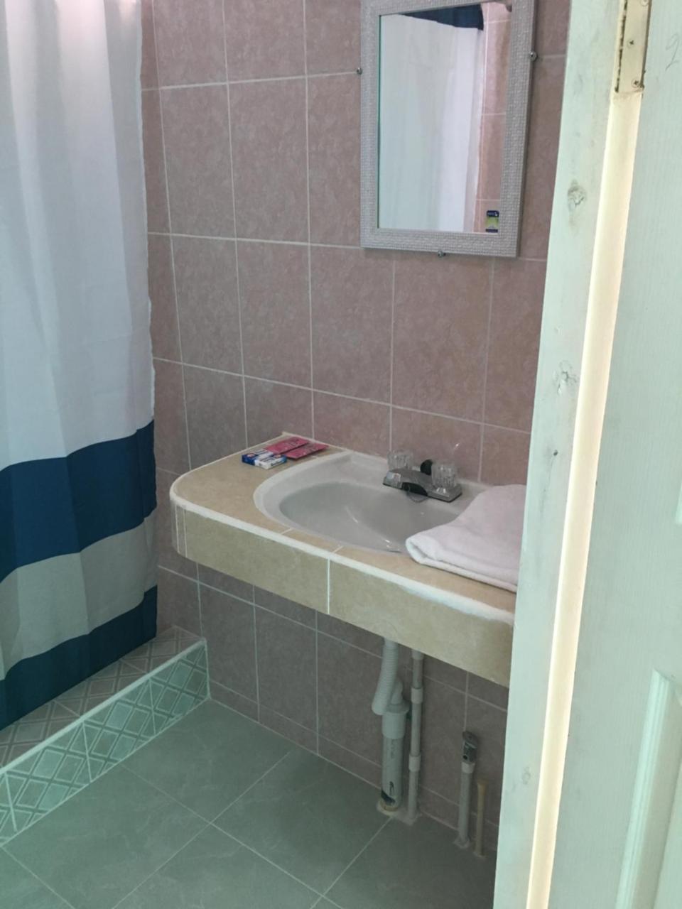 Sarteneja Inn Экстерьер фото
